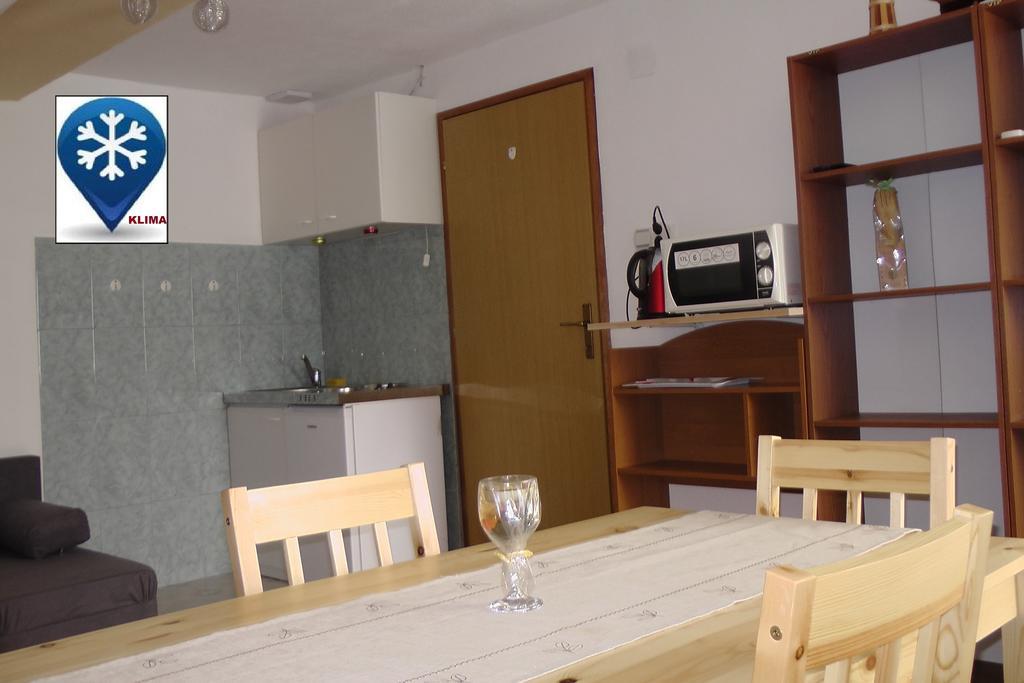 Apartment And Rooms Aracic Korenica Dış mekan fotoğraf