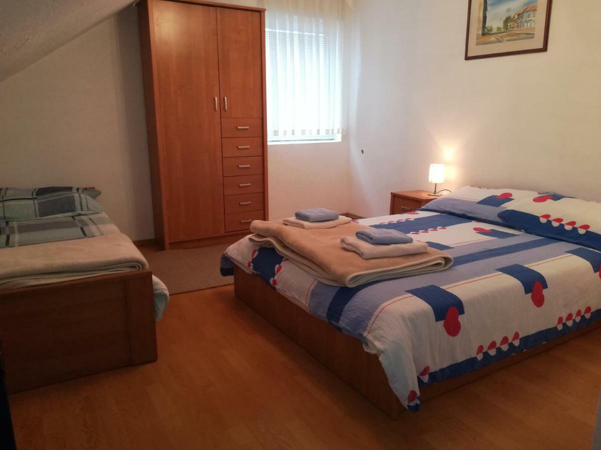 Apartment And Rooms Aracic Korenica Dış mekan fotoğraf
